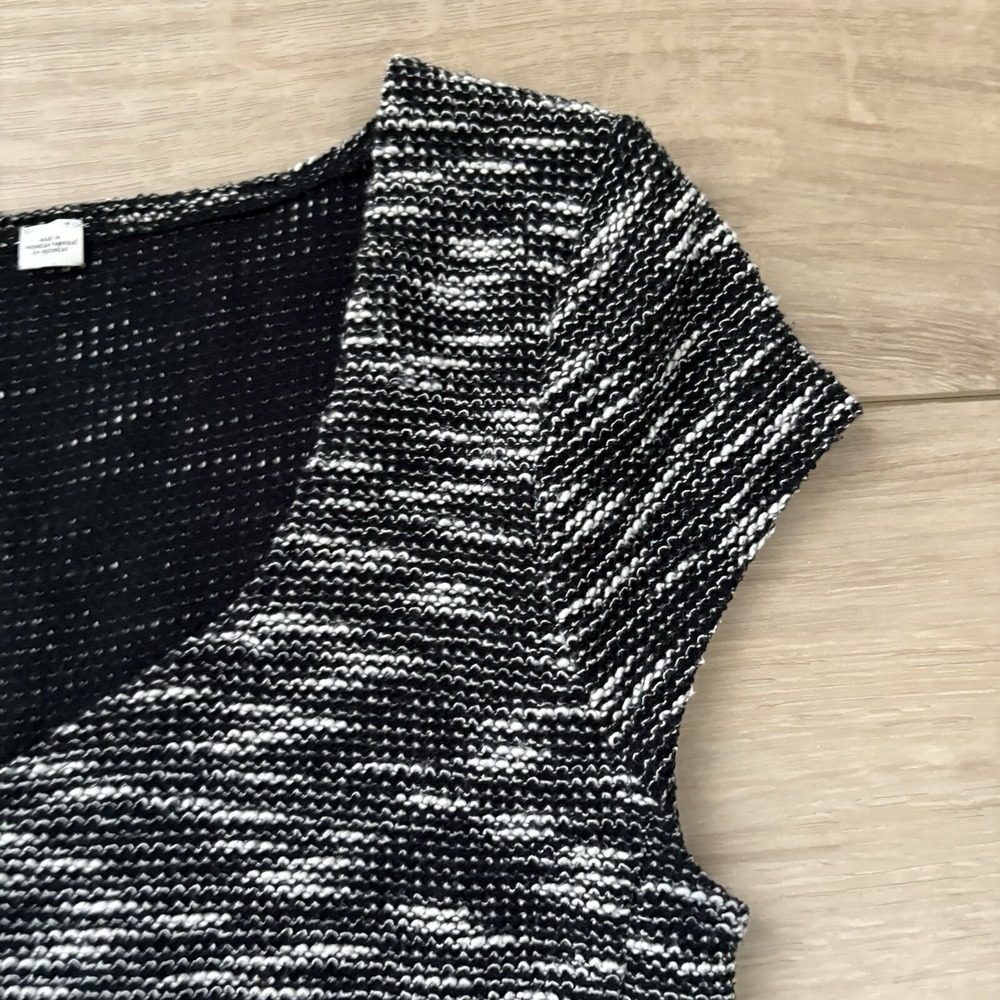 Anthropologie Postcard Top Womens S Black Textured Cap Sleeve Peplum‎ Ruffle Hem - Picture 5 of 5